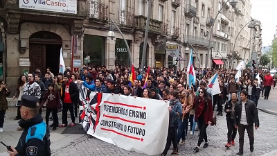 2016 04 13 MobilizacionEstudantil_Ourense_02.jpg